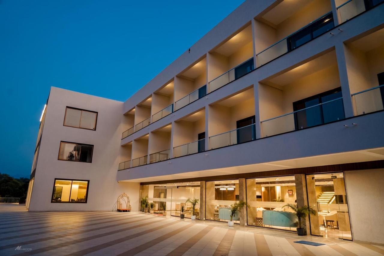 Pride Resort & Convention Center Ranakpur Near Ranakpur Dam Sādri エクステリア 写真
