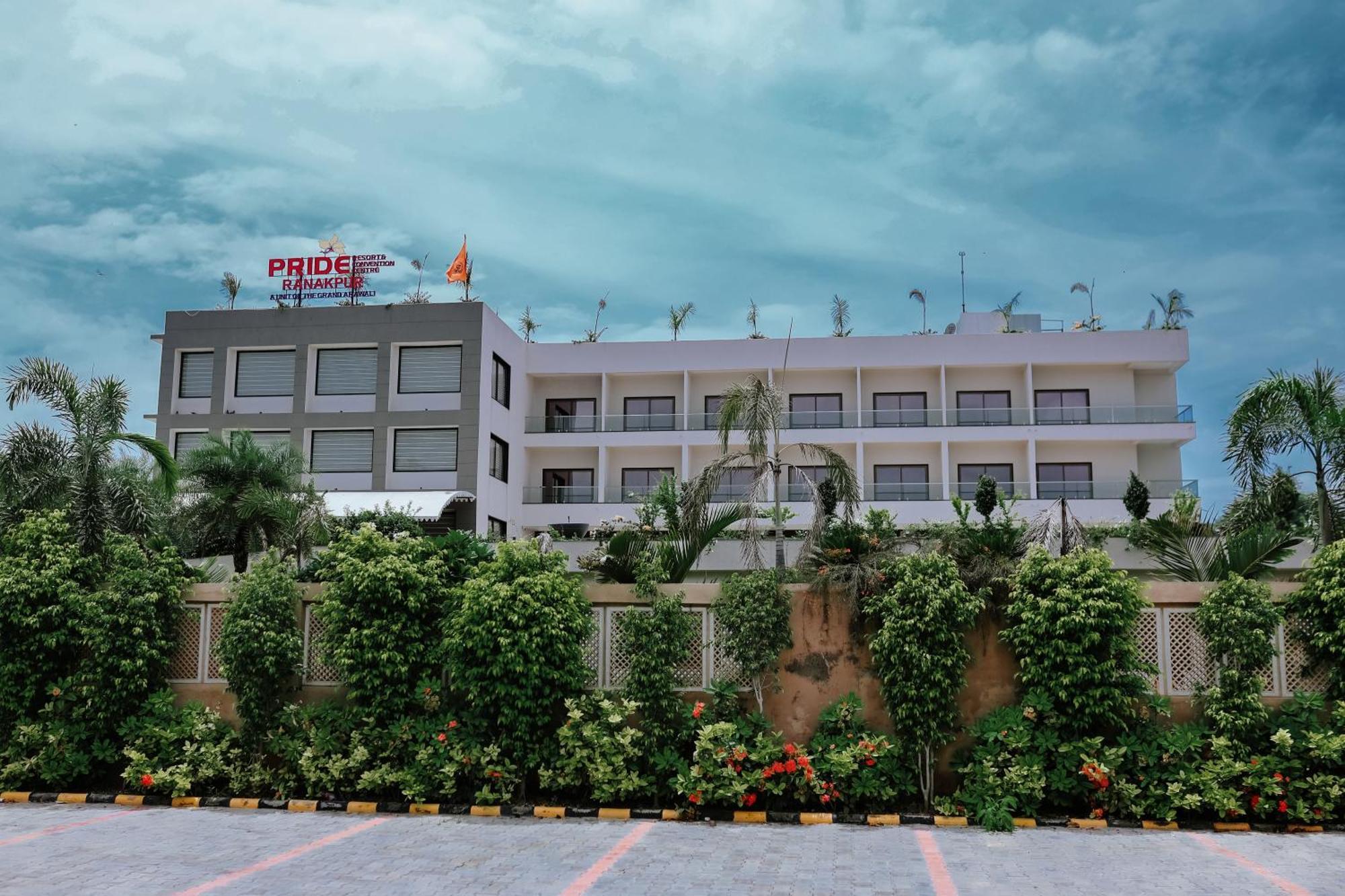 Pride Resort & Convention Center Ranakpur Near Ranakpur Dam Sādri エクステリア 写真